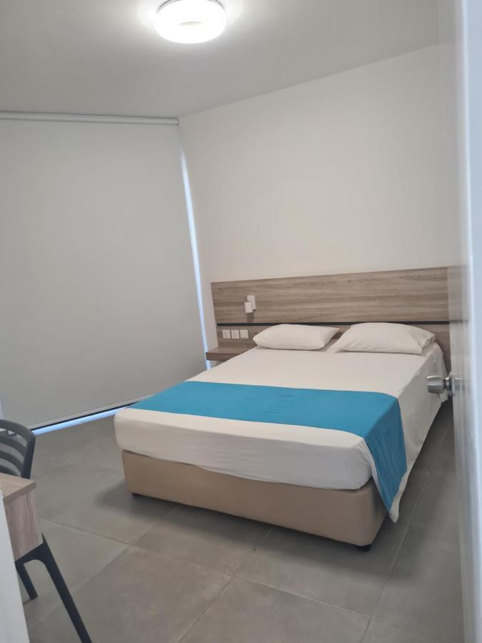 Les Palmiers Sunorama Beach Apartments Larnaca Ngoại thất bức ảnh