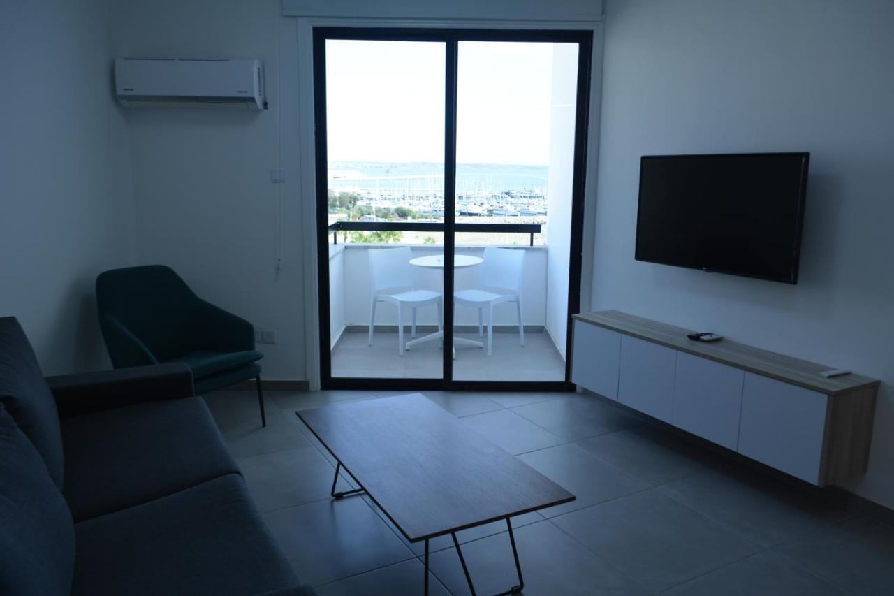 Les Palmiers Sunorama Beach Apartments Larnaca Ngoại thất bức ảnh
